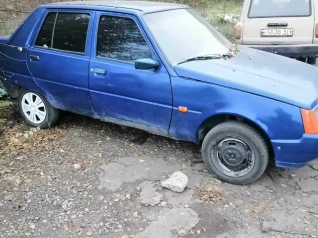 Синий ЗАЗ 1103 Славута, объемом двигателя 1.2 л и пробегом 150 тыс. км за 688 $, фото 3 на Automoto.ua