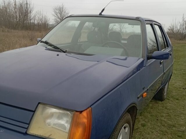 Синий ЗАЗ 1103 Славута, объемом двигателя 1.2 л и пробегом 117 тыс. км за 1121 $, фото 2 на Automoto.ua