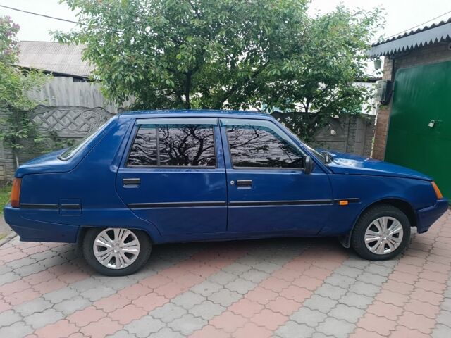 Синий ЗАЗ 1103 Славута, объемом двигателя 1.2 л и пробегом 222 тыс. км за 765 $, фото 10 на Automoto.ua