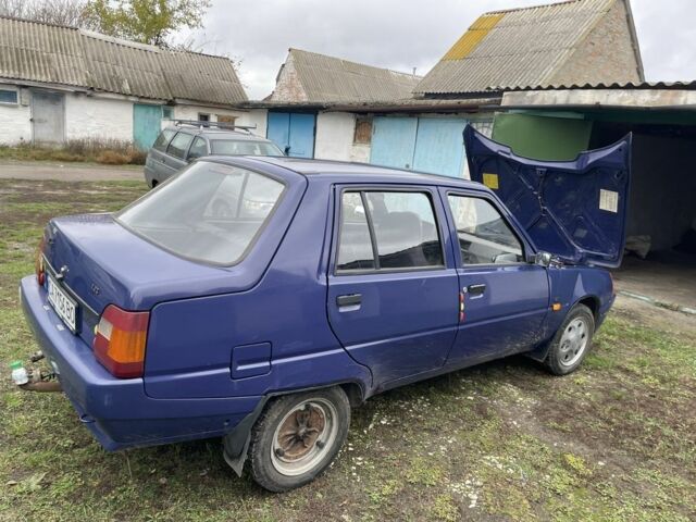 Синий ЗАЗ 1103 Славута, объемом двигателя 1.2 л и пробегом 70 тыс. км за 1299 $, фото 3 на Automoto.ua