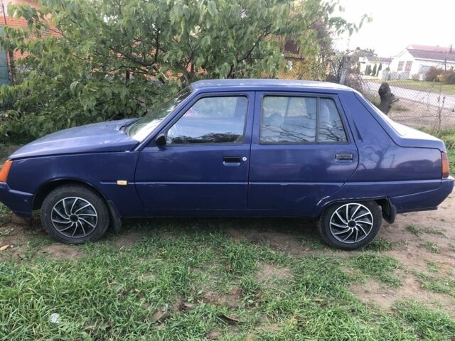 Синий ЗАЗ 1103 Славута, объемом двигателя 1.3 л и пробегом 1000 тыс. км за 700 $, фото 1 на Automoto.ua