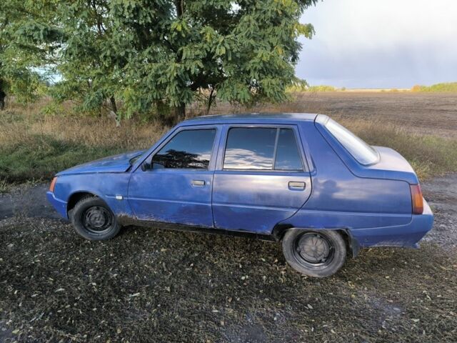 Синий ЗАЗ 1103 Славута, объемом двигателя 1.2 л и пробегом 112 тыс. км за 624 $, фото 4 на Automoto.ua