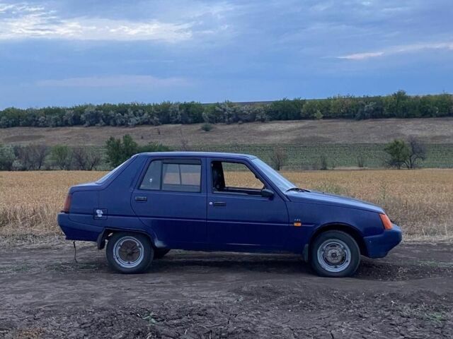 Синий ЗАЗ 1103 Славута, объемом двигателя 1.2 л и пробегом 66 тыс. км за 851 $, фото 4 на Automoto.ua