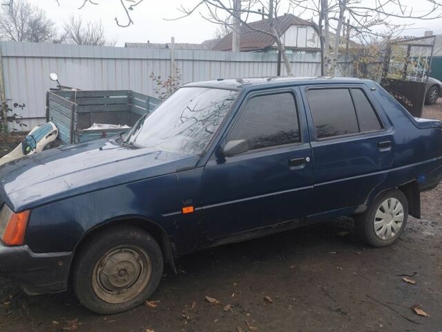 Синій ЗАЗ 1103 Славута, об'ємом двигуна 1.2 л та пробігом 180 тис. км за 750 $, фото 2 на Automoto.ua