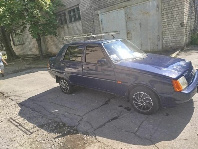 Синий ЗАЗ 1103 Славута, объемом двигателя 1.2 л и пробегом 60 тыс. км за 1577 $, фото 5 на Automoto.ua