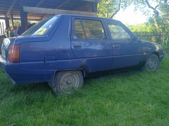 Синий ЗАЗ 1103 Славута, объемом двигателя 1.2 л и пробегом 142 тыс. км за 877 $, фото 1 на Automoto.ua