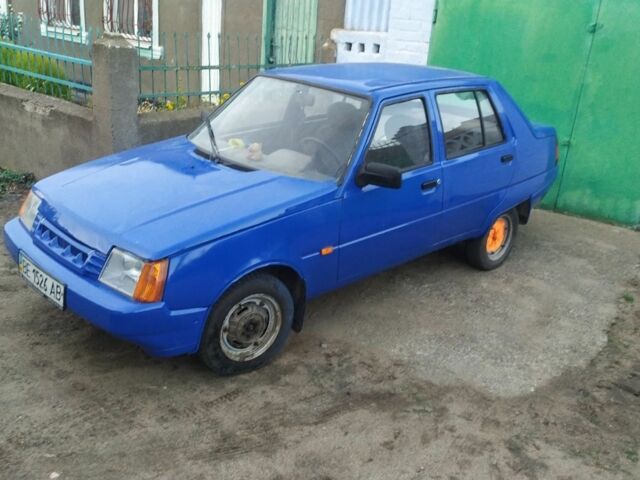 Синий ЗАЗ 1103 Славута, объемом двигателя 1.2 л и пробегом 200 тыс. км за 1100 $, фото 3 на Automoto.ua