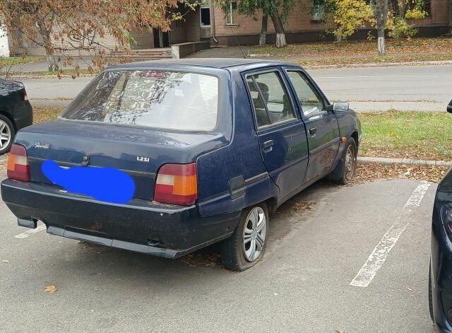 Синій ЗАЗ 1103 Славута, об'ємом двигуна 1.2 л та пробігом 300 тис. км за 600 $, фото 2 на Automoto.ua