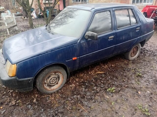 Синий ЗАЗ 1103 Славута, объемом двигателя 1 л и пробегом 90 тыс. км за 698 $, фото 3 на Automoto.ua