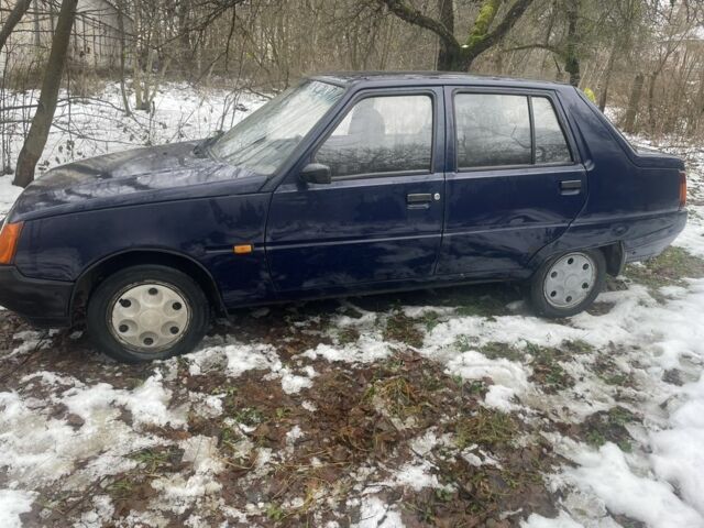 Синій ЗАЗ 1103 Славута, об'ємом двигуна 1.1 л та пробігом 130 тис. км за 750 $, фото 3 на Automoto.ua