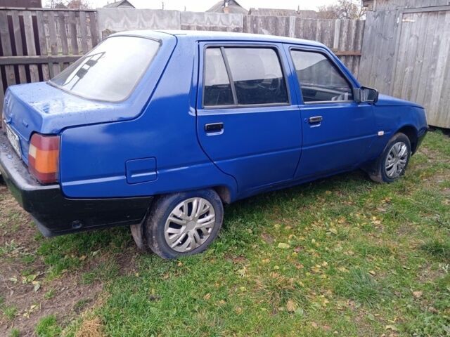 Синий ЗАЗ 1103 Славута, объемом двигателя 1 л и пробегом 140 тыс. км за 833 $, фото 1 на Automoto.ua