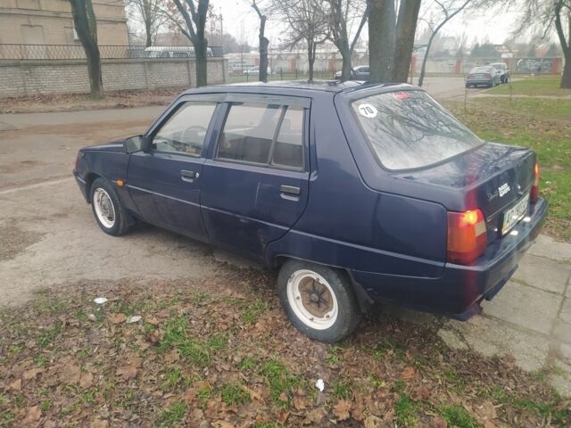 Синий ЗАЗ 1103 Славута, объемом двигателя 1.2 л и пробегом 116 тыс. км за 900 $, фото 5 на Automoto.ua