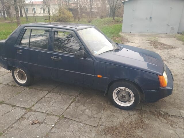 Синий ЗАЗ 1103 Славута, объемом двигателя 1.2 л и пробегом 116 тыс. км за 900 $, фото 2 на Automoto.ua