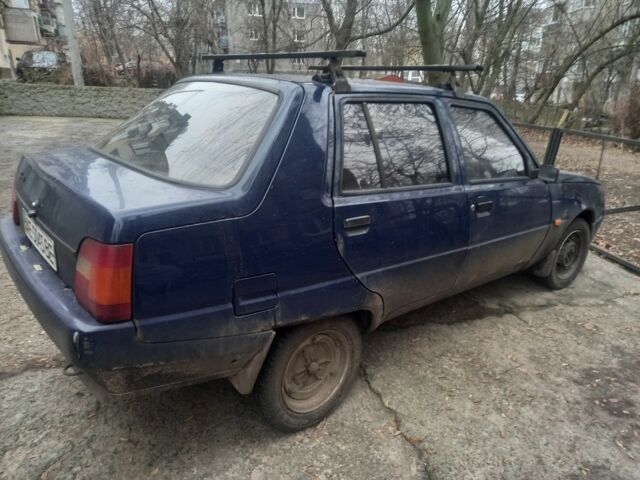 Синий ЗАЗ 1103 Славута, объемом двигателя 1.1 л и пробегом 170 тыс. км за 550 $, фото 5 на Automoto.ua