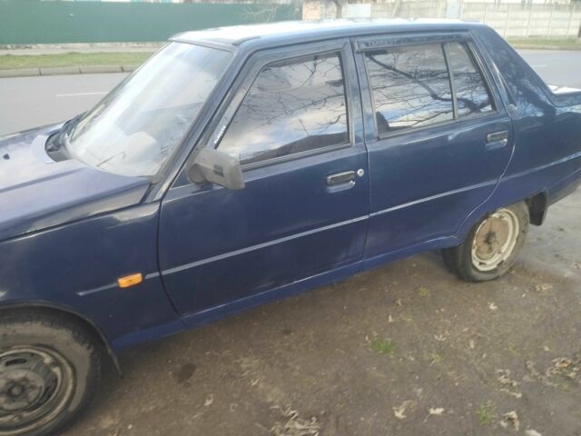 Синій ЗАЗ 1103 Славута, об'ємом двигуна 1.2 л та пробігом 300 тис. км за 900 $, фото 3 на Automoto.ua