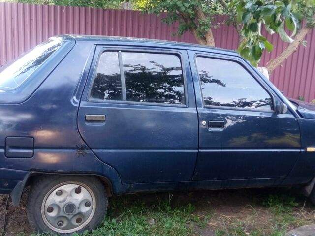 Синий ЗАЗ 1103 Славута, объемом двигателя 1.2 л и пробегом 150 тыс. км за 835 $, фото 4 на Automoto.ua