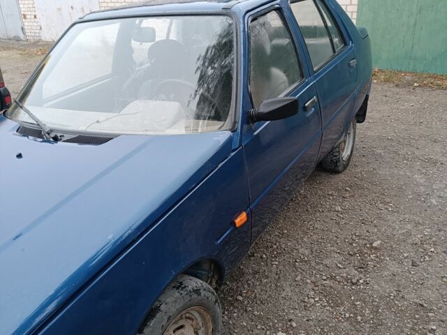 Синій ЗАЗ 1103 Славута, об'ємом двигуна 1.3 л та пробігом 200 тис. км за 500 $, фото 3 на Automoto.ua