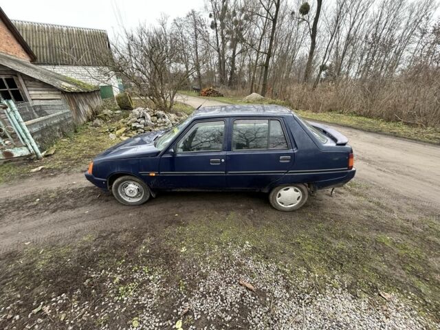 Синій ЗАЗ 1103 Славута, об'ємом двигуна 1.2 л та пробігом 100 тис. км за 1000 $, фото 1 на Automoto.ua