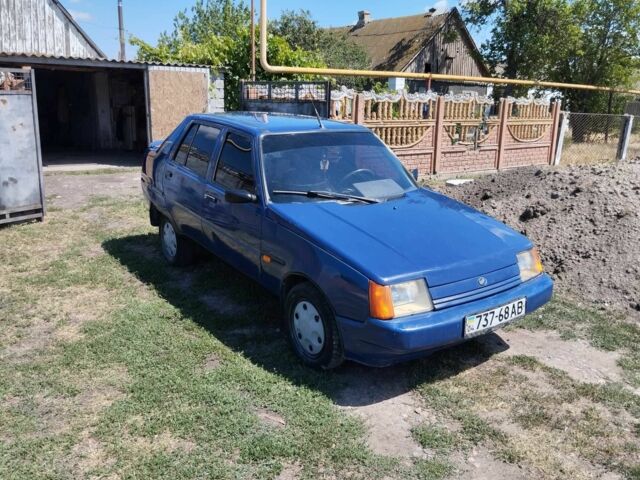 Синий ЗАЗ 1103 Славута, объемом двигателя 1.2 л и пробегом 258 тыс. км за 901 $, фото 4 на Automoto.ua