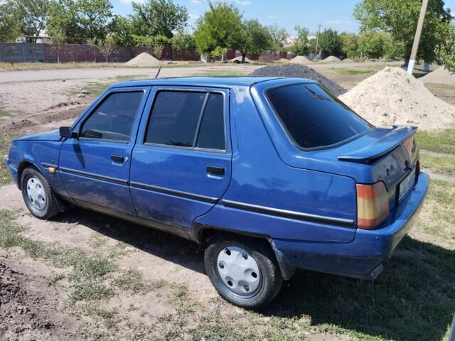 Синий ЗАЗ 1103 Славута, объемом двигателя 1.2 л и пробегом 258 тыс. км за 901 $, фото 6 на Automoto.ua