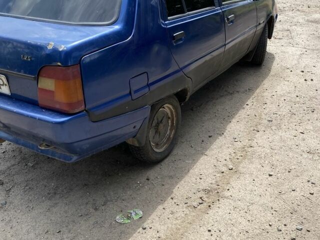 Синий ЗАЗ 1103 Славута, объемом двигателя 1.2 л и пробегом 111 тыс. км за 405 $, фото 3 на Automoto.ua