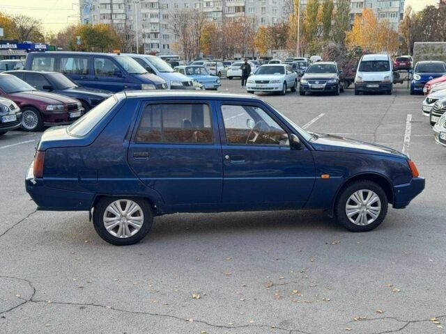 ЗАЗ 1103 Славута 2003 в Запорожье на Automoto.ua Синий ЗАЗ 1103 Славута, объемом двигателя 1.2 л и пробегом 250 тыс. км за 700 $, фото 3 на Automoto.ua