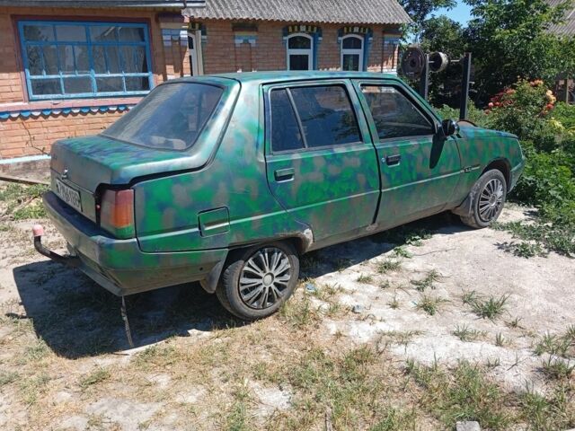 Синий ЗАЗ 1103 Славута, объемом двигателя 1 л и пробегом 1000 тыс. км за 239 $, фото 2 на Automoto.ua