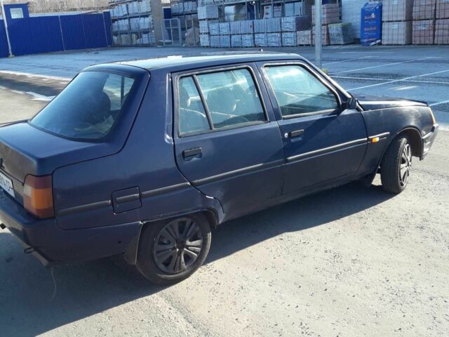 Синій ЗАЗ 1103 Славута, об'ємом двигуна 1.2 л та пробігом 250 тис. км за 832 $, фото 4 на Automoto.ua