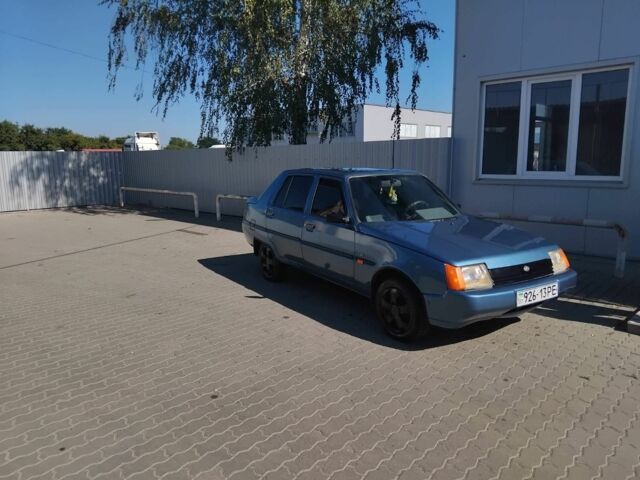 Синий ЗАЗ 1103 Славута, объемом двигателя 1 л и пробегом 120 тыс. км за 581 $, фото 2 на Automoto.ua
