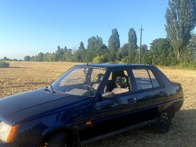 Синій ЗАЗ 1103 Славута, об'ємом двигуна 1.3 л та пробігом 191 тис. км за 950 $, фото 2 на Automoto.ua