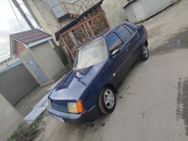 ЗАЗ 1103 Славута 2005 в Славуте на Automoto.ua Синий ЗАЗ 1103 Славута, объемом двигателя 3 л и пробегом 240 тыс. км за 800 $, фото 1 на Automoto.ua