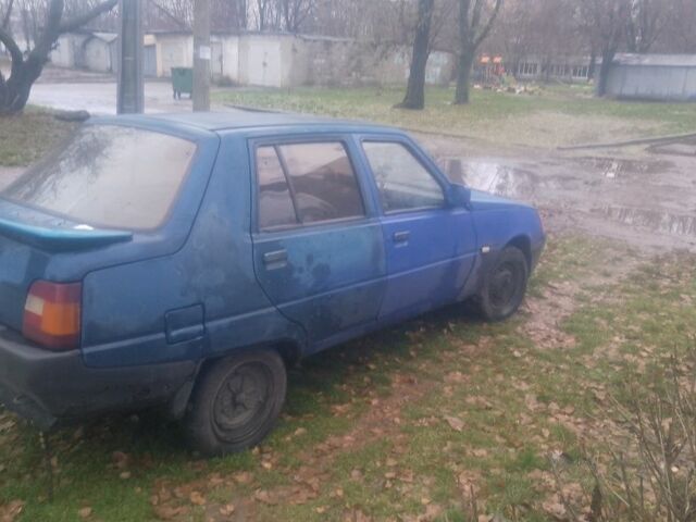 Синий ЗАЗ 1103 Славута, объемом двигателя 1.2 л и пробегом 123 тыс. км за 357 $, фото 5 на Automoto.ua