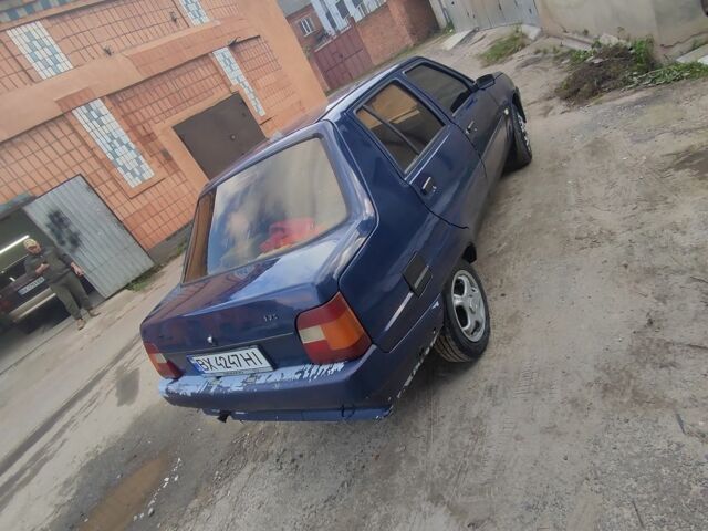 ЗАЗ 1103 Славута 2005 в Славуте на Automoto.ua Синий ЗАЗ 1103 Славута, объемом двигателя 3 л и пробегом 240 тыс. км за 800 $, фото 2 на Automoto.ua