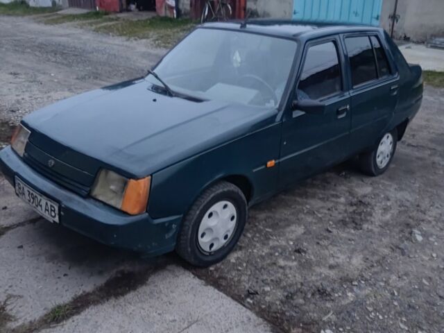 Синий ЗАЗ 1103 Славута, объемом двигателя 1.2 л и пробегом 250 тыс. км за 827 $, фото 1 на Automoto.ua