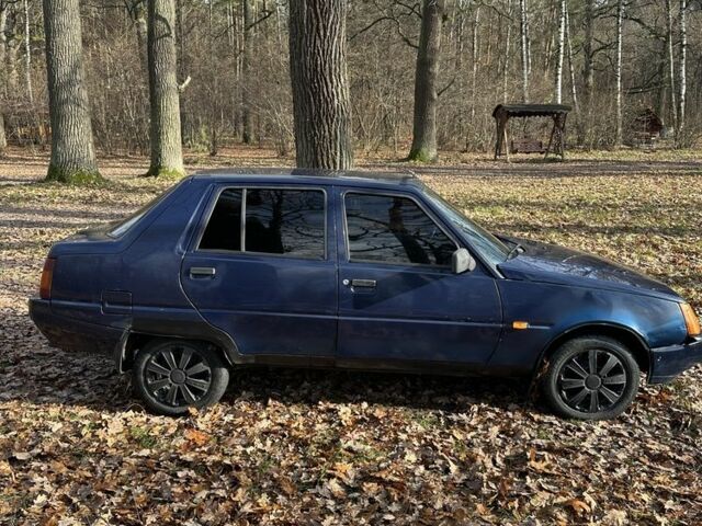 Синий ЗАЗ 1103 Славута, объемом двигателя 1.2 л и пробегом 165 тыс. км за 650 $, фото 1 на Automoto.ua