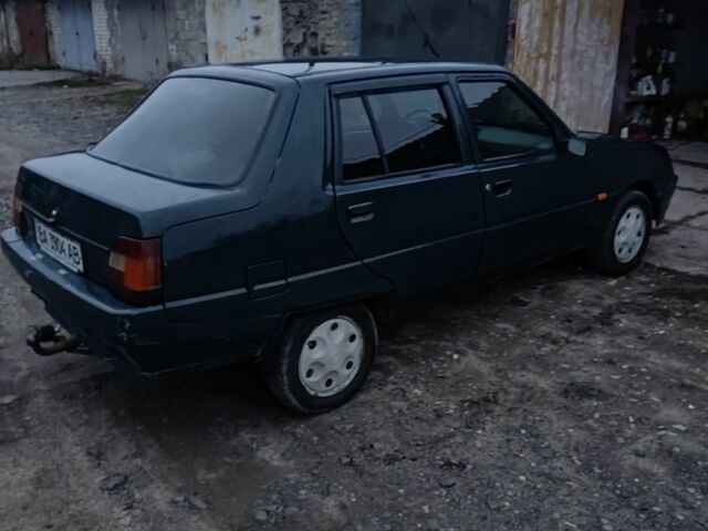 Синий ЗАЗ 1103 Славута, объемом двигателя 1.2 л и пробегом 250 тыс. км за 827 $, фото 3 на Automoto.ua