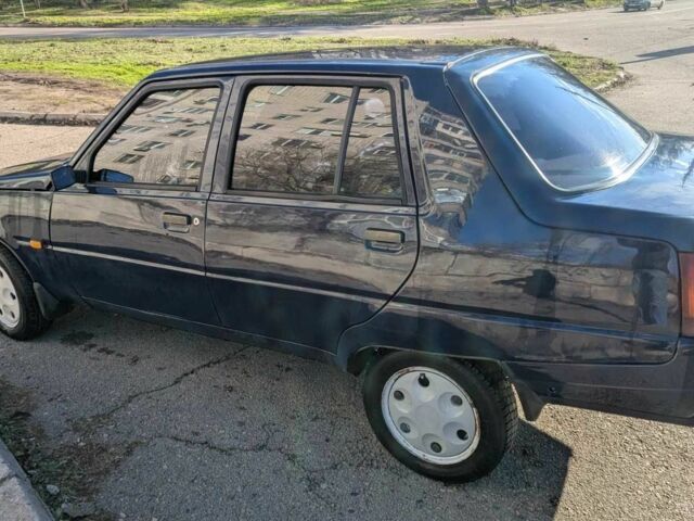 Синий ЗАЗ 1103 Славута, объемом двигателя 1.1 л и пробегом 75 тыс. км за 1350 $, фото 3 на Automoto.ua