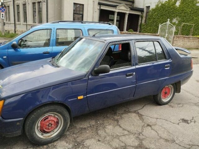 Синій ЗАЗ 1103 Славута, об'ємом двигуна 0 л та пробігом 200 тис. км за 822 $, фото 2 на Automoto.ua