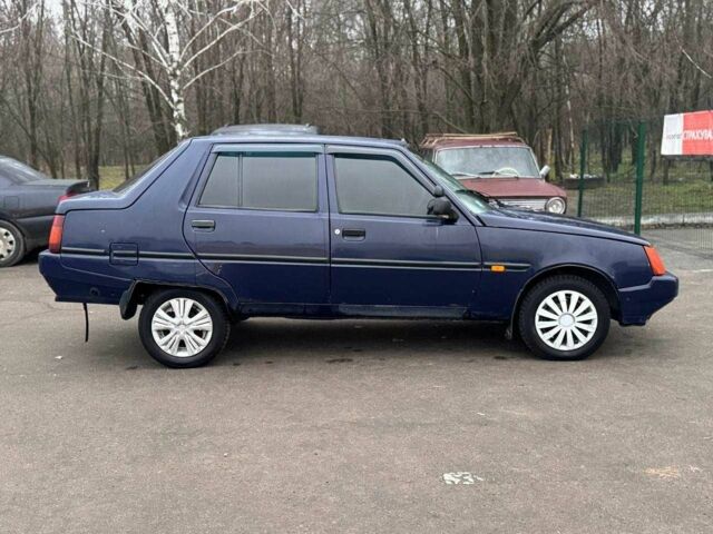 Синий ЗАЗ 1103 Славута, объемом двигателя 1.2 л и пробегом 175 тыс. км за 900 $, фото 3 на Automoto.ua