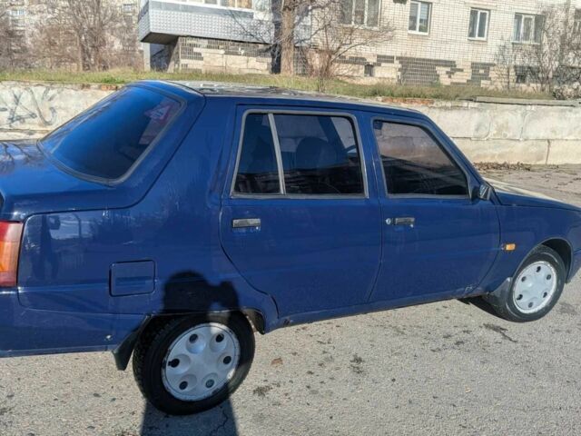 Синий ЗАЗ 1103 Славута, объемом двигателя 1.1 л и пробегом 75 тыс. км за 1350 $, фото 6 на Automoto.ua