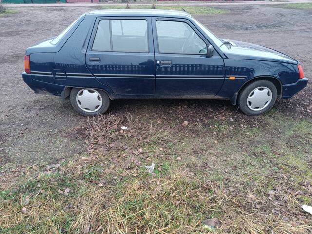 Синий ЗАЗ 1103 Славута, объемом двигателя 1.2 л и пробегом 80 тыс. км за 1300 $, фото 1 на Automoto.ua