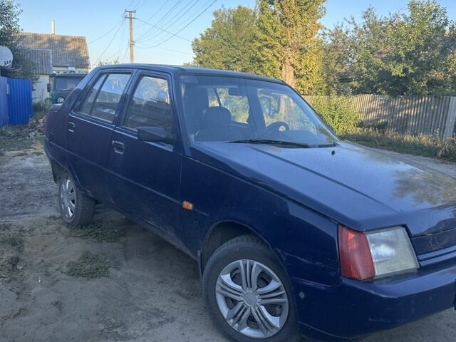 Синий ЗАЗ 1103 Славута, объемом двигателя 1.2 л и пробегом 200 тыс. км за 650 $, фото 1 на Automoto.ua