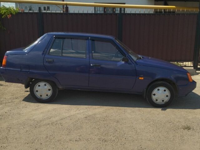 Синий ЗАЗ 1103 Славута, объемом двигателя 1.2 л и пробегом 100 тыс. км за 1344 $, фото 5 на Automoto.ua