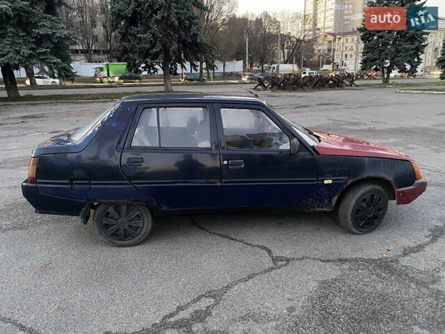 Синий ЗАЗ 1103 Славута, объемом двигателя 1.2 л и пробегом 388 тыс. км за 650 $, фото 1 на Automoto.ua