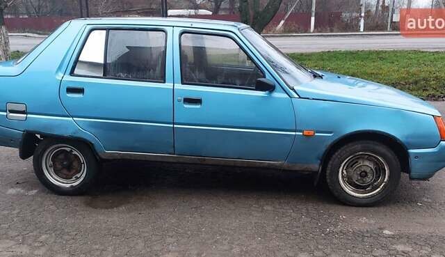 Синий ЗАЗ 1103 Славута, объемом двигателя 1.2 л и пробегом 202 тыс. км за 550 $, фото 2 на Automoto.ua