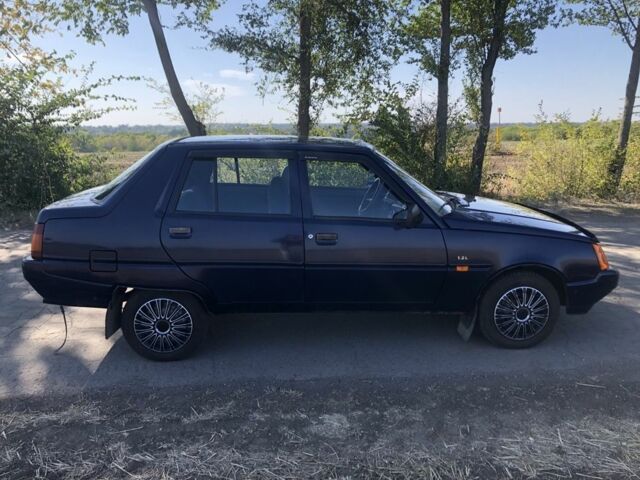 Синий ЗАЗ 1103 Славута, объемом двигателя 1.2 л и пробегом 85 тыс. км за 1700 $, фото 3 на Automoto.ua