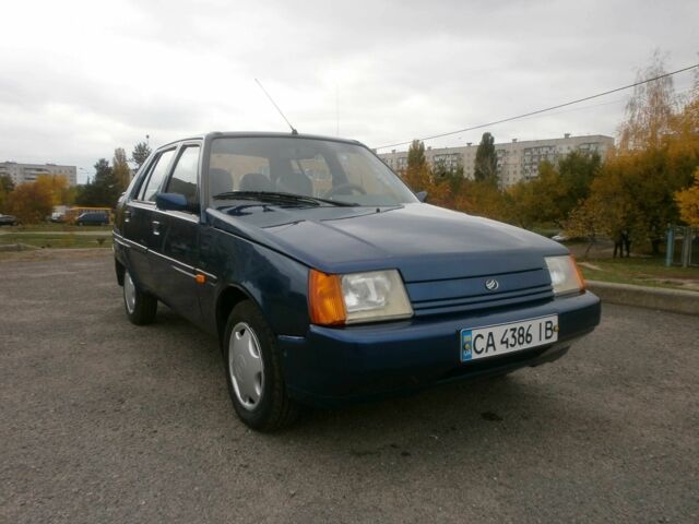 Синий ЗАЗ 1103 Славута, объемом двигателя 1.3 л и пробегом 43 тыс. км за 1700 $, фото 2 на Automoto.ua