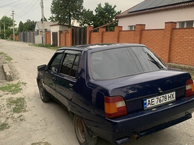 Синий ЗАЗ 1103 Славута, объемом двигателя 1.2 л и пробегом 146 тыс. км за 919 $, фото 4 на Automoto.ua