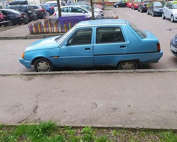 Синій ЗАЗ 1103 Славута, об'ємом двигуна 1.2 л та пробігом 200 тис. км за 727 $, фото 2 на Automoto.ua