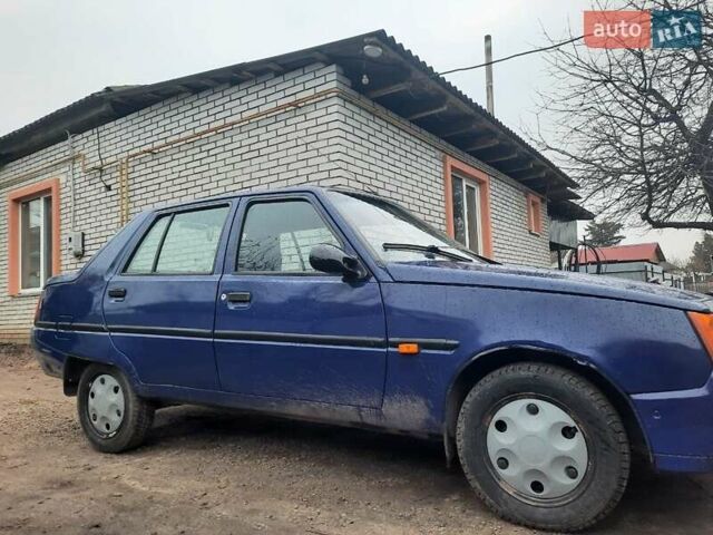 Синий ЗАЗ 1103 Славута, объемом двигателя 1.2 л и пробегом 193 тыс. км за 1100 $, фото 2 на Automoto.ua